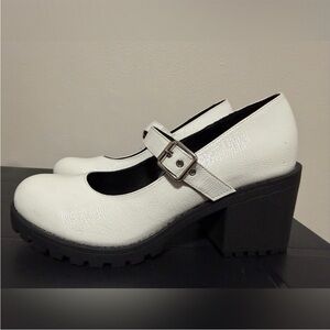 ✨ NWT White Mary Jane Platform Shoes size 8.5